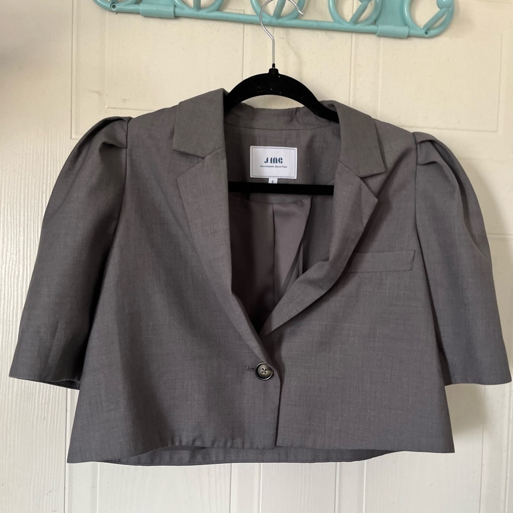 J.ING Crop Short-sleeve Blazer